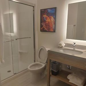 Queen Studio Hearing accessible